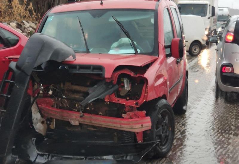 Prometna nesreća na prometnici M 6.1 Široki Brijeg – Mostar i - Sudar u Međinama