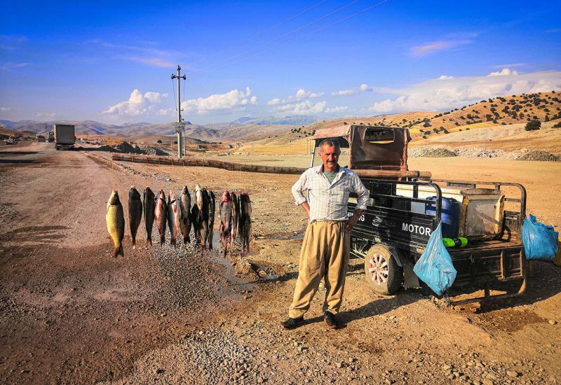 Dukan jezero, prodavač ribe - Putopis: Od Ljubuškog do Kurdistana