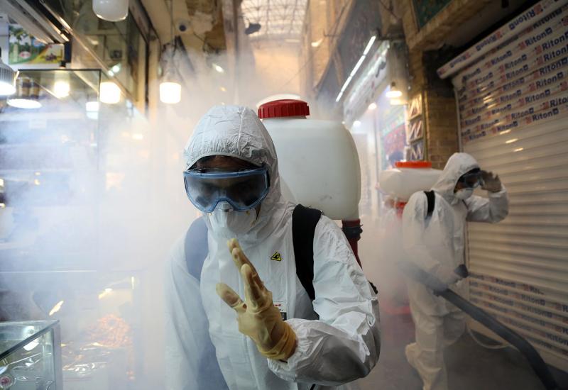 Specijalizirani timovi na ulicama glavnog grada Irana sprovode preventivne mjere u borbi protiv korona virusa  - Mogla bi potrajati desetljećima da se prevaziđe pandemija koronavirusa