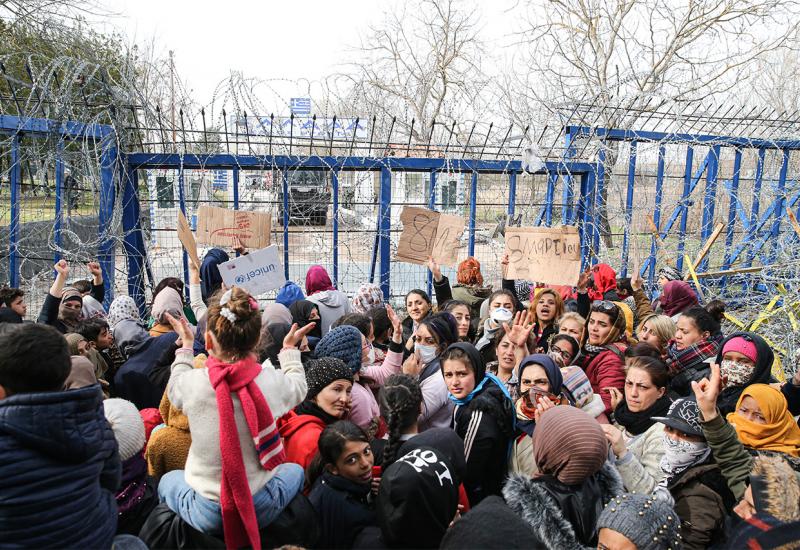 Prosvjed grupe žena koje žele preći u Grčku - Prosvjed grupe žena koje žele preći u Grčku
