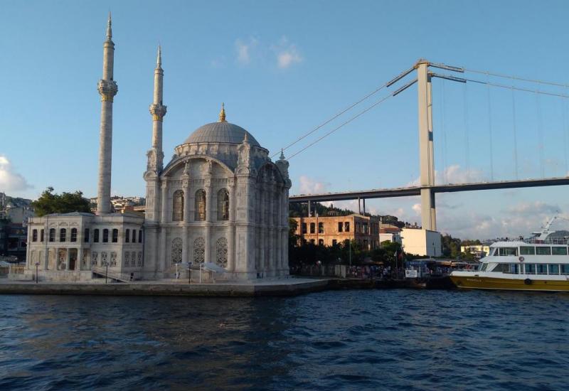 Turska ukinula masovne molitve u džamijama 