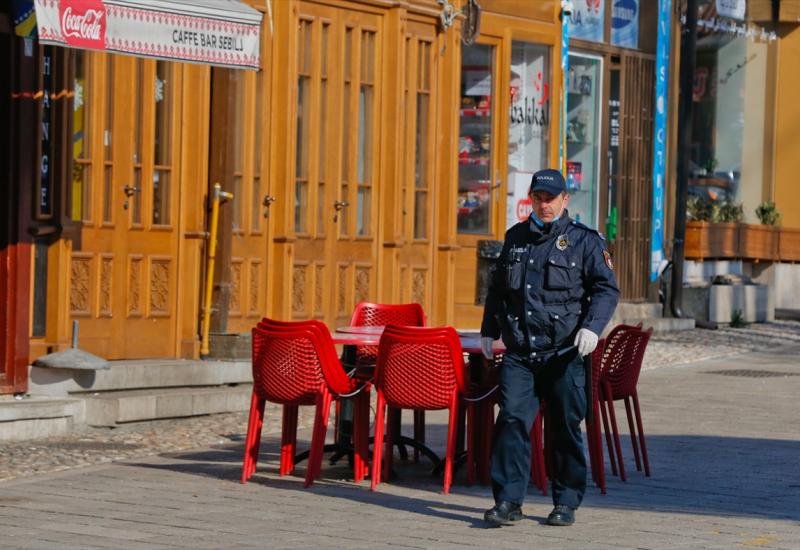 Zatvoreni kafići i restorani, ulice skoro prazne u Sarajevu - Zatvoreni kafići i restorani, ulice skoro prazne
