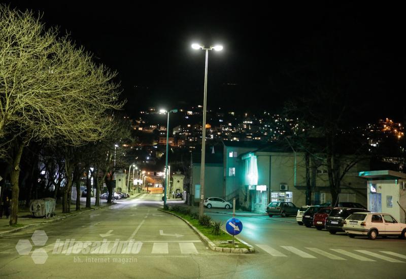 Prvu noć u Mostaru pod posebnim režimom u prevenciji širenja koronavirusa - Puste mostarske ulice: Svi u domovima