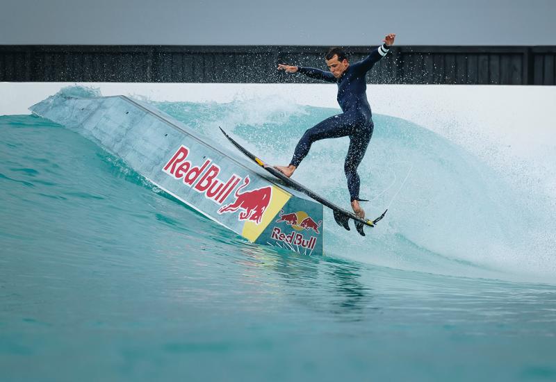 Ostvarenje sna: Australski surfer 'skejtao' na vodi