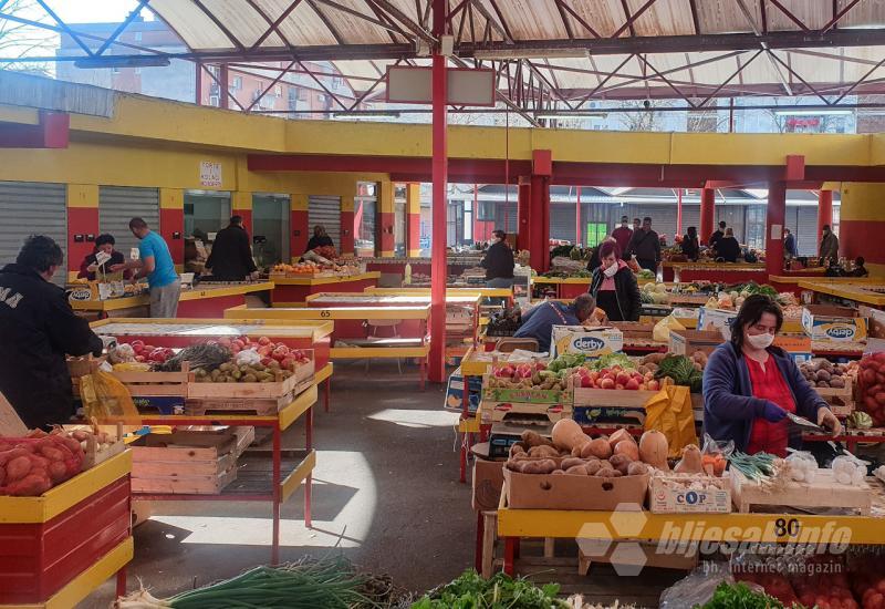 Mostar: Ponuda na tržnici dobra, cijene su povoljne, ali kupaca nema