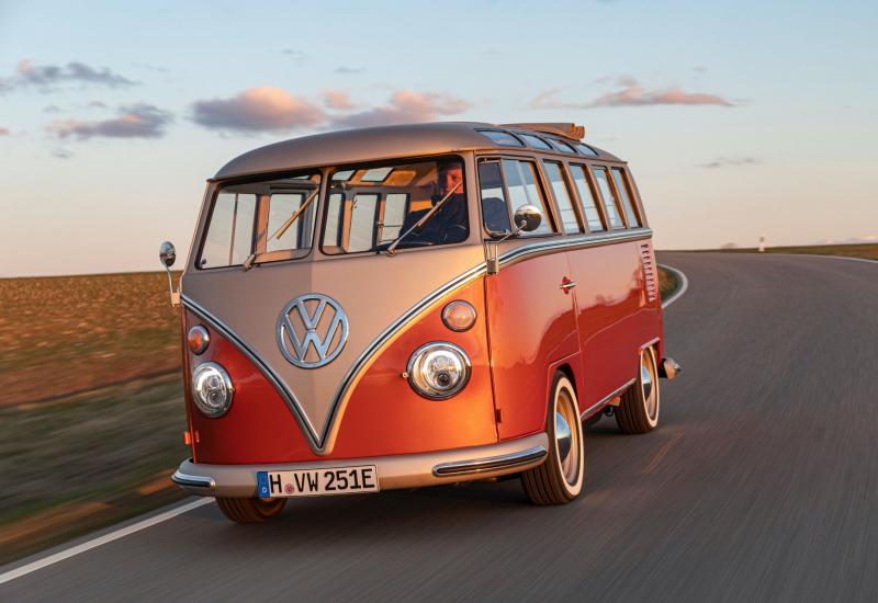 Volkswagen predstavio Samba Bus - Volkswagen predstavio Samba Bus: Klasika na električni pogon