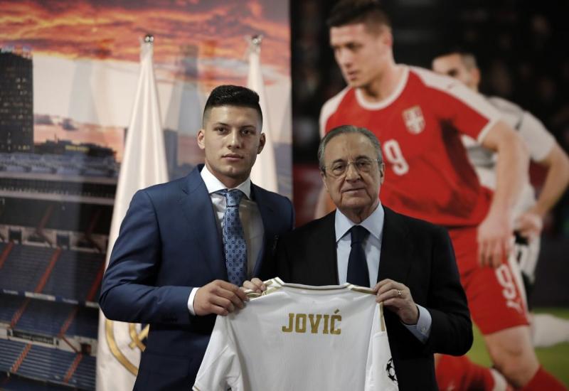 Luka Jović u vrijeme predstavljanja nove zvijezde u Realu - Perez otpisao mladu zvijezdu: Želi li netko Luku Jovića?
