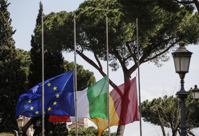 U Italiji minuta šutnje i zastave na pola koplja za žrtve epidemije koronavirusa
