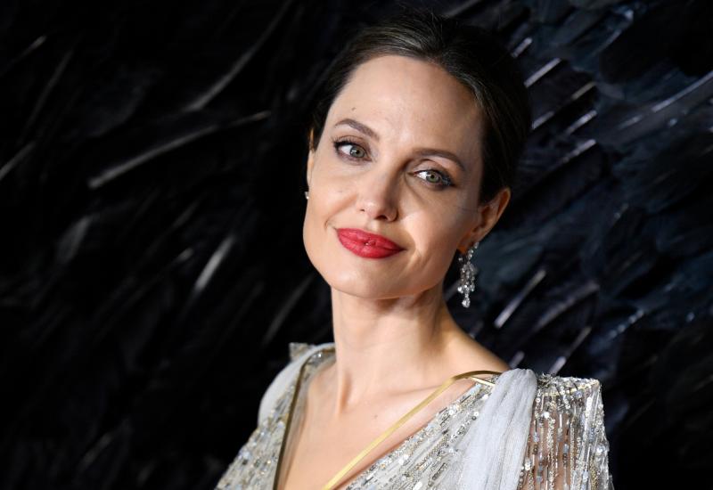 Angelina Jolie ponovno 'uhvaćena' s popularnim glazbenikom 
