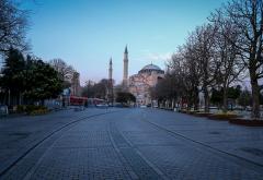 Istanbul kakav nitko ne pamti: Taksimom, Istiklalom i Eminonuom vlada tišina 