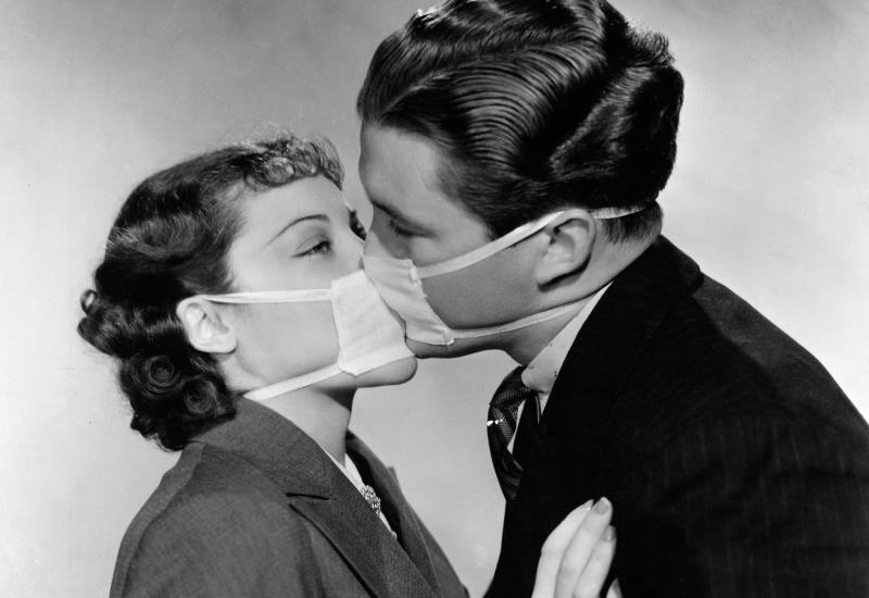 Glumci Dennis Morgan i Betty Furness na probi u Hollywoodu 1937. godine - Nijemci zabranili parovima razmjenu nježnosti na granici sa Švicarskom