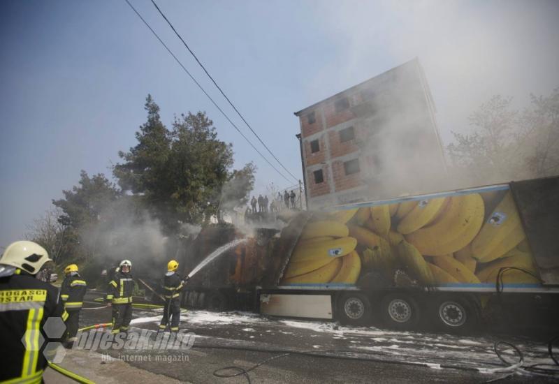 Požar na kamionu u mostarskom naselju Šehovina