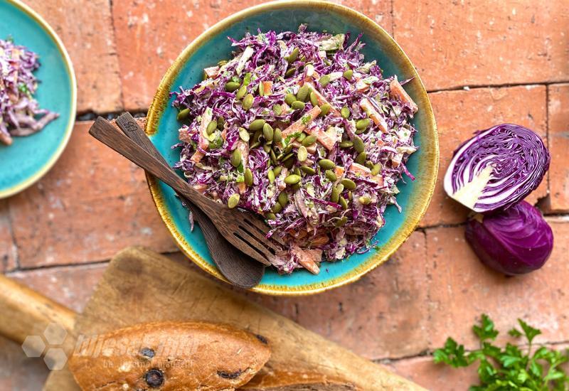 Idealni uskršnji recept: Kremasta Coleslaw salata od crvenog kupusa