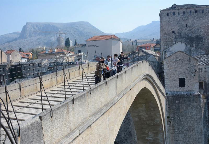 Skakači sa Starog mosta čekaju kraj pandemije - Skakači sa Starog mosta čekaju kraj pandemije: Skokovi mogu biti i za dobro zdravlje