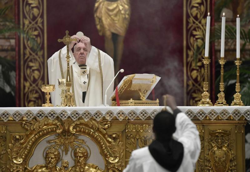  Papa Franjo: U mojim mislima su oni koji su izravno pogođeni koronavirusom