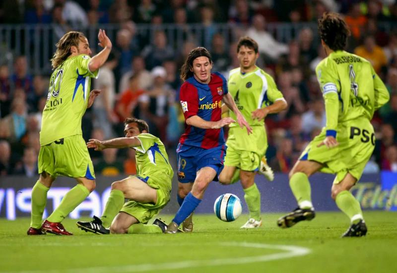 Sa 19 godina Messi je pokazao način na koji će zavladati svijetom novometa - prije 13 godina Messi je zabio gol iz jednog od najljepših prodora svih vremena