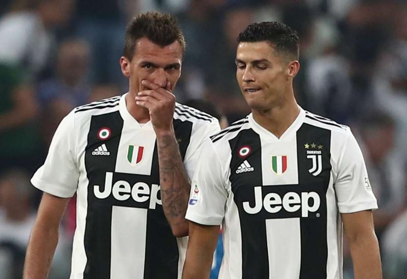 Mario Mandžukić i Cristiano Ronaldo iz zajedničkih dana u Juventusu - Mandžukića su svi slušali u Juventusu, a Ronaldu se to nije svidjelo