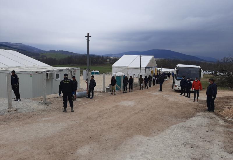 Grupa od 120 migranata smještena u novootvoreni kamp na lokalitetu Lipa