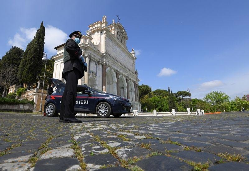 Policija na ulicama - Italija: Stigao je stres...