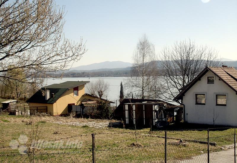 Lukavac: Bosansko more na Modracu protiv prašine i dima