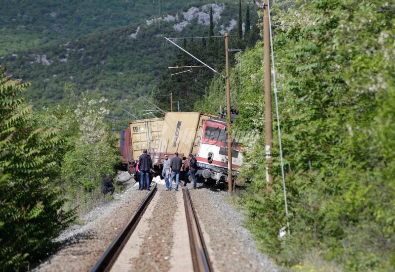 Vlak kod Mostar sletio s tračnica - Vlak sletio s tračnica kod Mostara