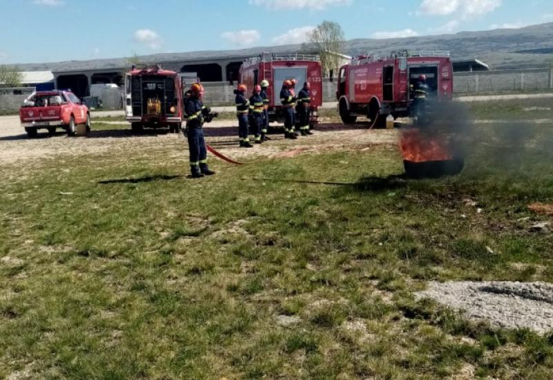 Pokaznom vježbom tomislavgradski vatrogasci obilježili svoj dan - Pokaznom vježbom tomislavgradski vatrogasci obilježili svoj dan