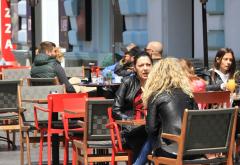 Beograd: Ponovo otvoreni kafići i restorani, građani u ljetnim baštama