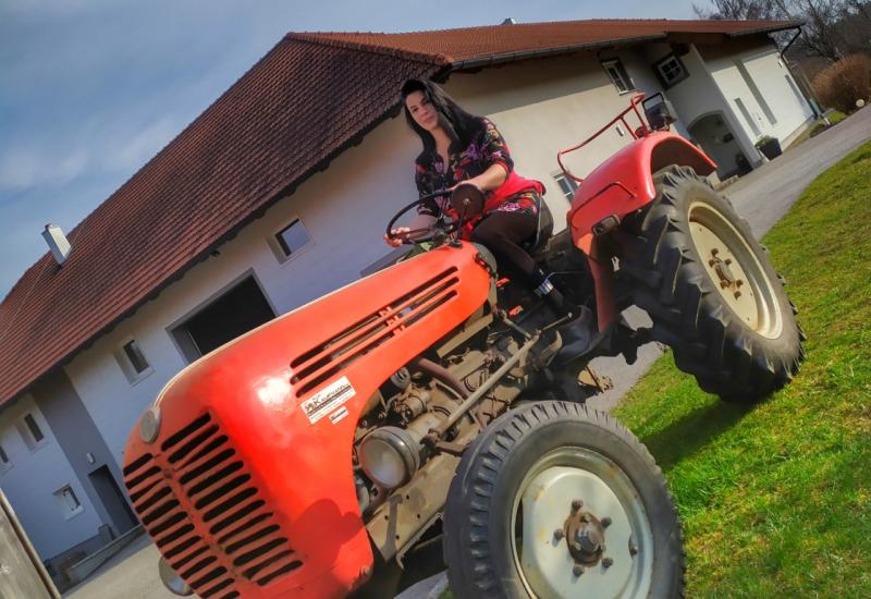 Od sponzoruše do dočeka: Hercegovka komentirala reakcije na njen dolazak traktorom iz Austrije