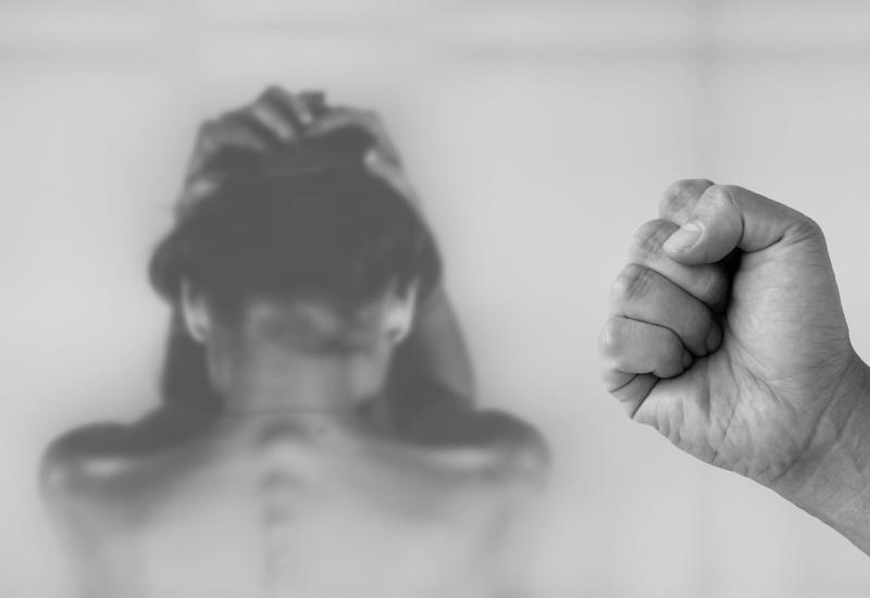 Zabilježeno 60 posto više hitnih poziva zbog obiteljskog nasilja u Europi