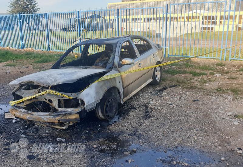 Izgorjela Škoda - Mostar: U potpunosti izgorio automobil