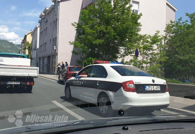 Mostar: Lakša prometna nesreća na Bulevaru