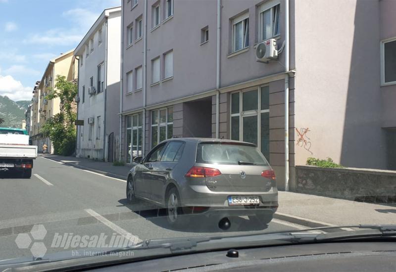 Lakša prometna nesreća na Bulevaru - Mostar: Lakša prometna nesreća na Bulevaru