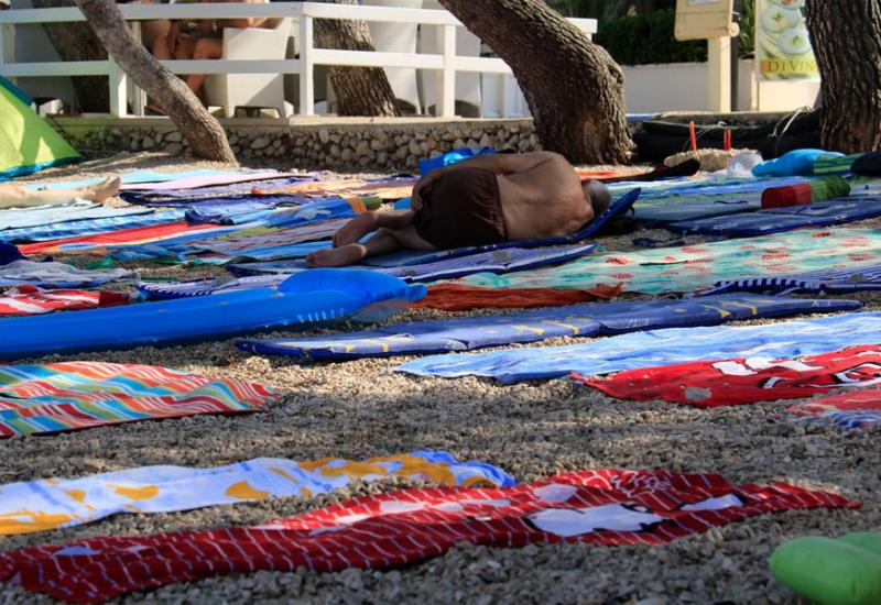 Hrvatska izdala preporuke za kupanje: Razmak od metar i pol na plaži i u vodi