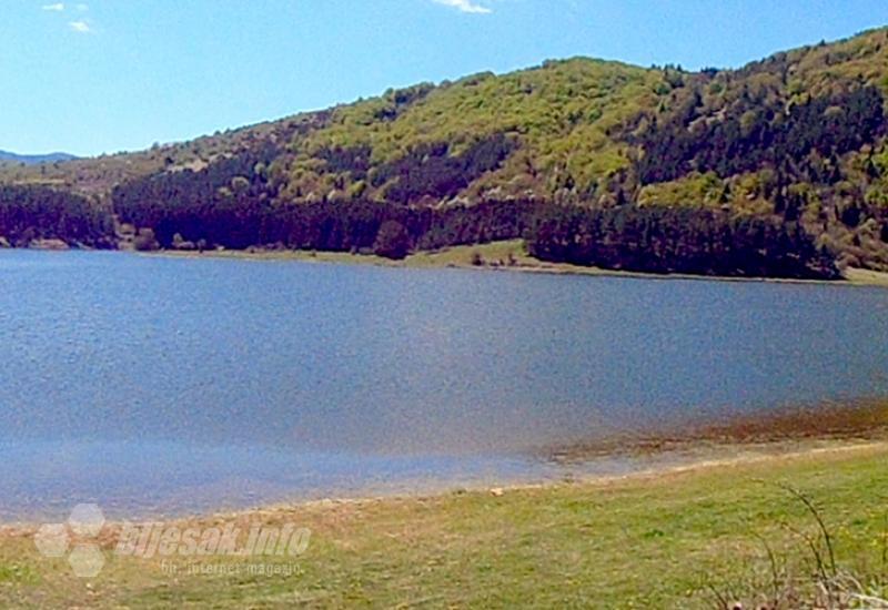 Jezero Hrast - Glamoč, zaboravljeni kraj rimskih bogova i najvećeg nišana na Balkanu