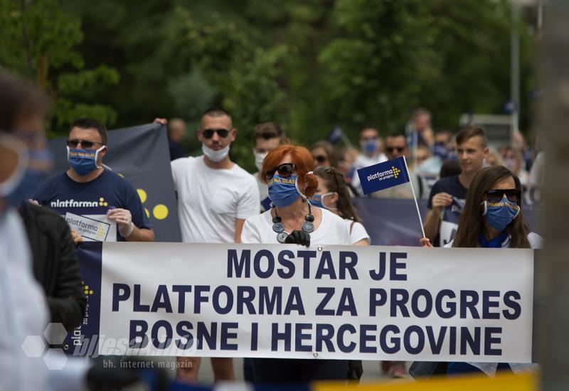 Mostar: Prosvjed 5 do 12, krenuo  u 12