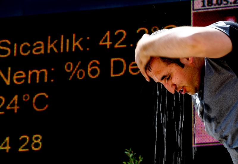 Svibanjske vrućine u Antaliji: Rekordna temperatura od 42,7 stupnjeva