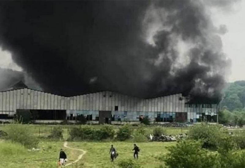 Migranti iz osvete spalili dvoranu?