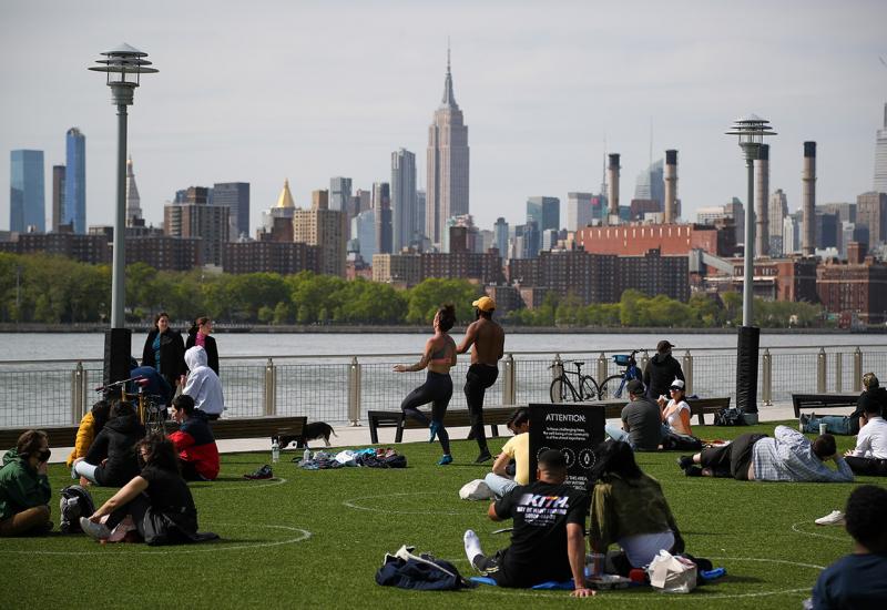 New York: U parku iscrtani krugovi kao znakovi čuvanja socijalne distance
