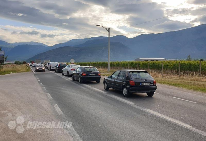 Prometna je izazvala gužve - Mostar: Više ozlijeđenih u sudaru u Vrapčićima