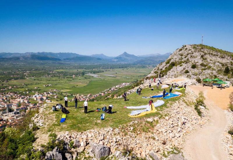 VIDEO Uređenje paragliding poletišta na Kuli iznad Ljubuškog
