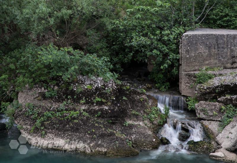 Koje se čiste vode ulijevaju u Neretvu?