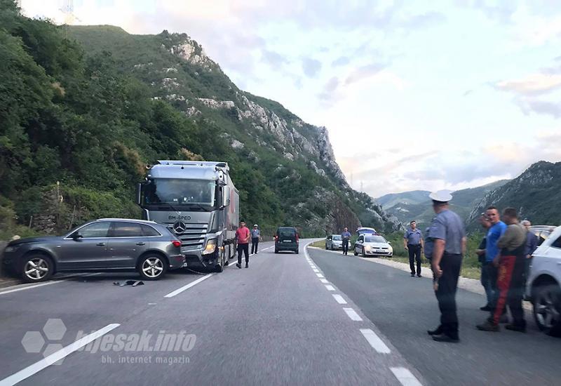 Sudar kamiona i automobila sjeverno od Mostara