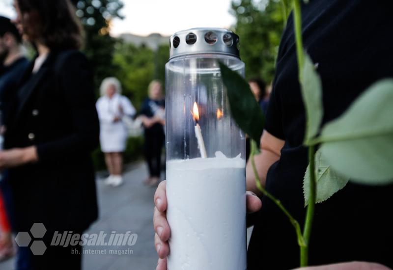 Osam bijelih svijeća za osmero djece iz Viteza - Osam bijelih svijeća za osmero djece iz Viteza