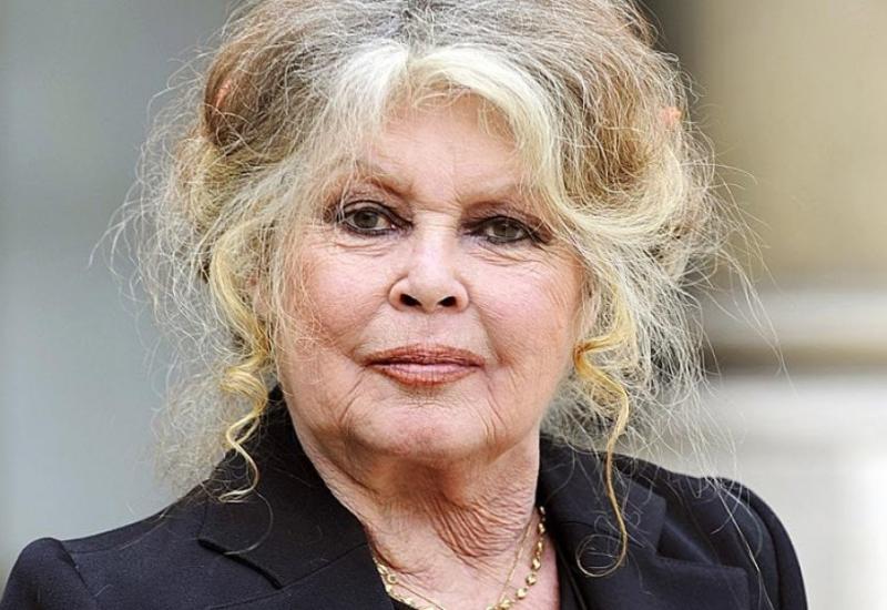 Brigitte Bardot pružila potporu francuskoj policiji u jeku prosvjeda