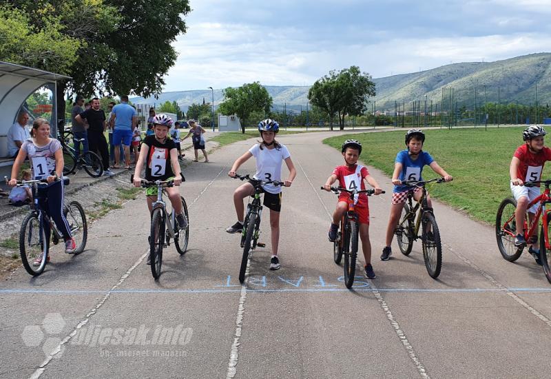Održana tradicionalna dječja biciklistička utrka u Rodoču - Održana tradicionalna dječja biciklistička utrka u Rodoču