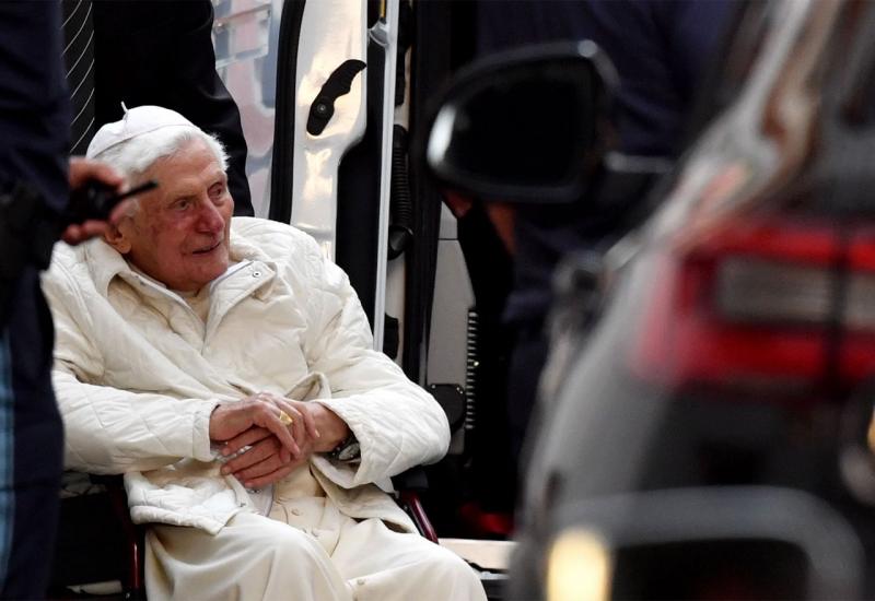 Papa u miru Benedikt XVI vraća se u Vatikan nakon posjete Njemačkoj