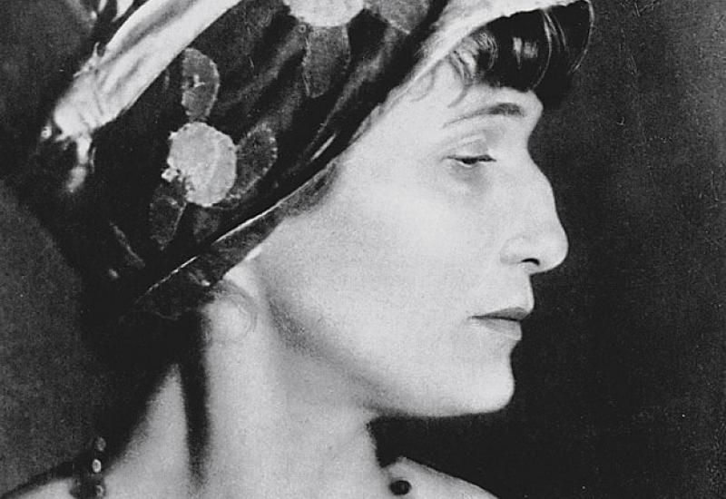 Ana Andrijivna Ahmatova, Odesa 23.lipnja 1889. - Domodedovo 5. ožujka 1966.  - Rođena na današnji dan: Radikalna pjesnikinja u nemilosti komunizma