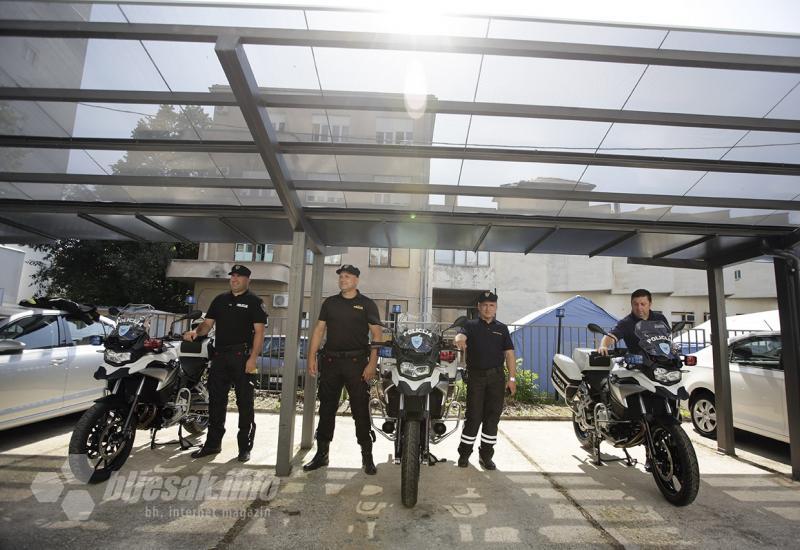 Novi motocikli za policiju HNŽ - Policija u HNŽ-u jaše na novim BMW motorima