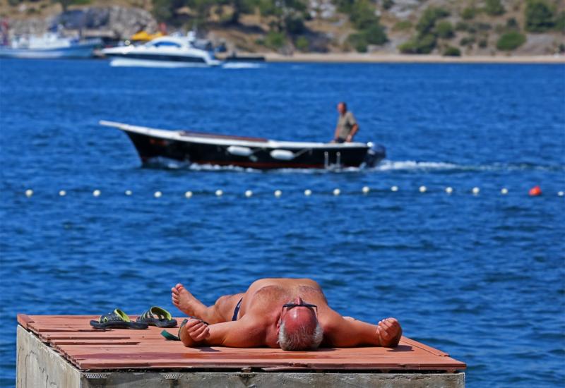 Može li umjesto samoizolacije 30 minuta na suncu kad se prijeđe hrvatska granica?