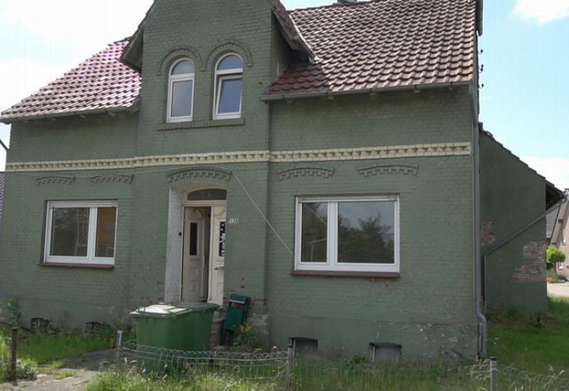 Kuća u gradu Rheda-Wiedenbrück - Užasni životni uvjeti radnika iz istočne Europe u klaonice Tönnies, velikom žarištu korone